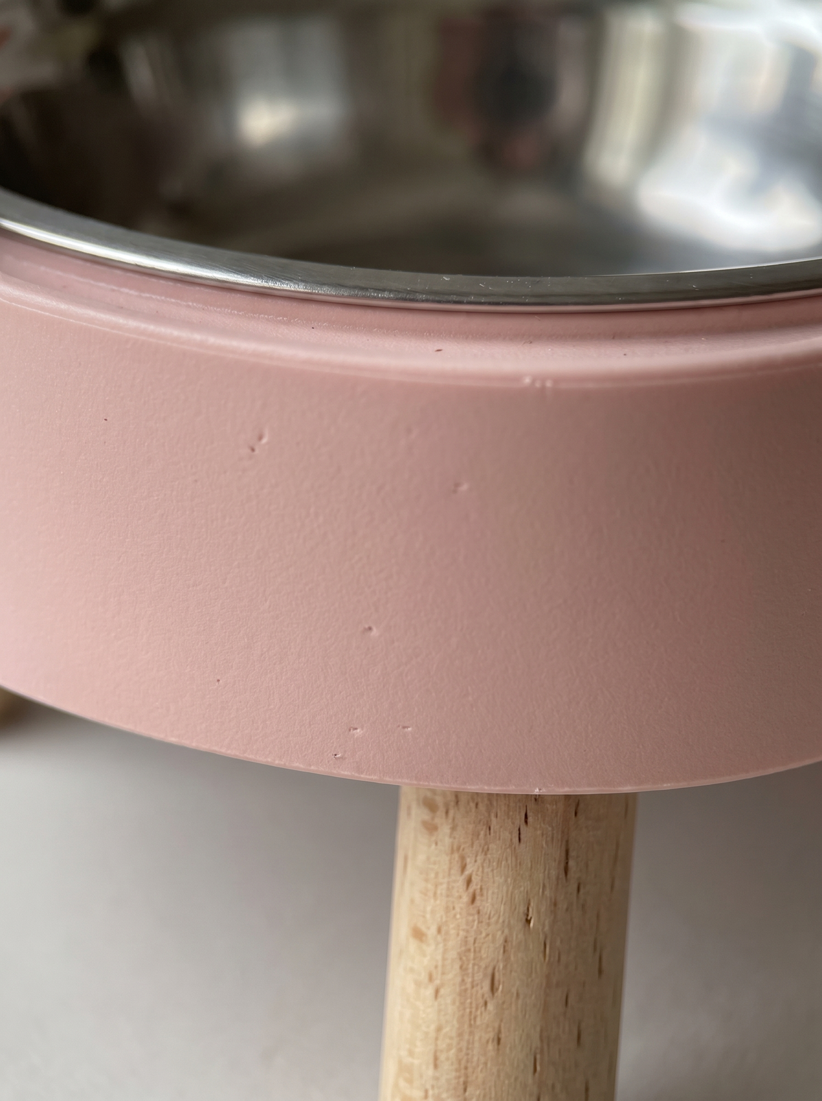Elevated Dual-Bowl Feeding Station image with text 1